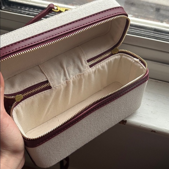 Elegant Cream and Red Women's Handbag - Picture 5 of 5